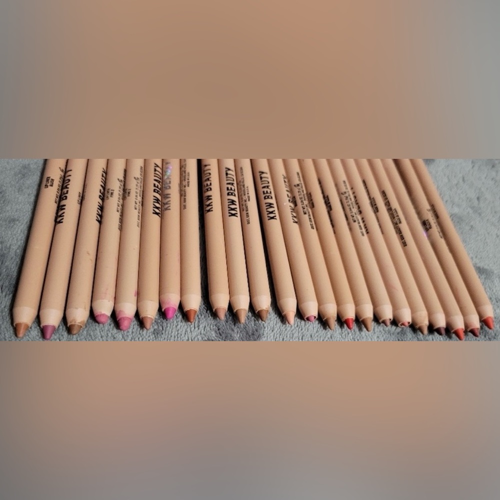 Kylie Cosmetics/KKW Beauty Lip Liner Collection (50!!) - Picture 5 of 8